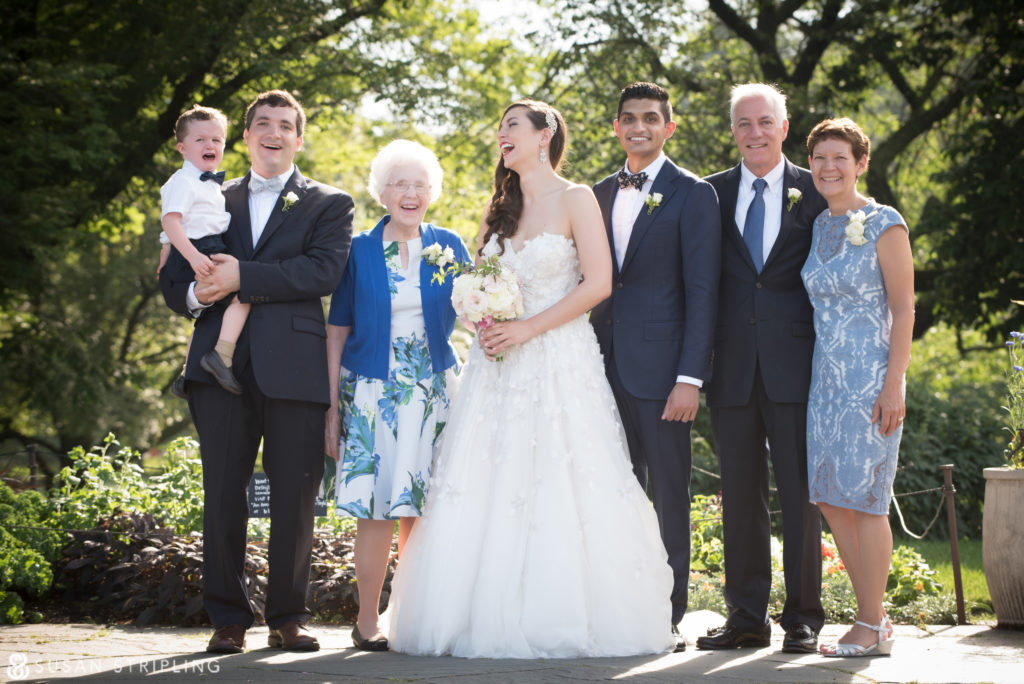 Summer wedding at the Brooklyn Botanic Garden family pictures