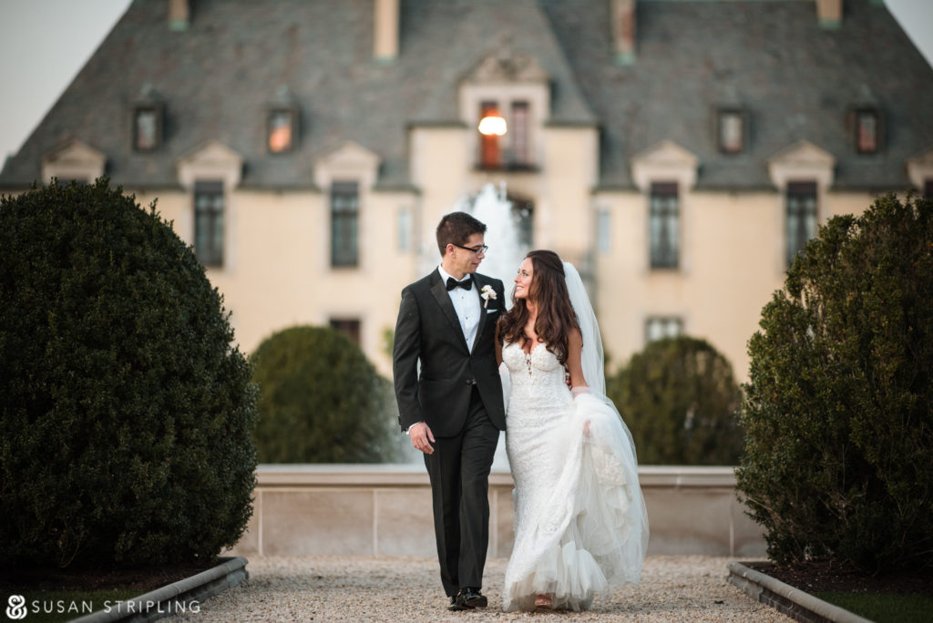 Outdoor Wedding at Oheka Castle photos