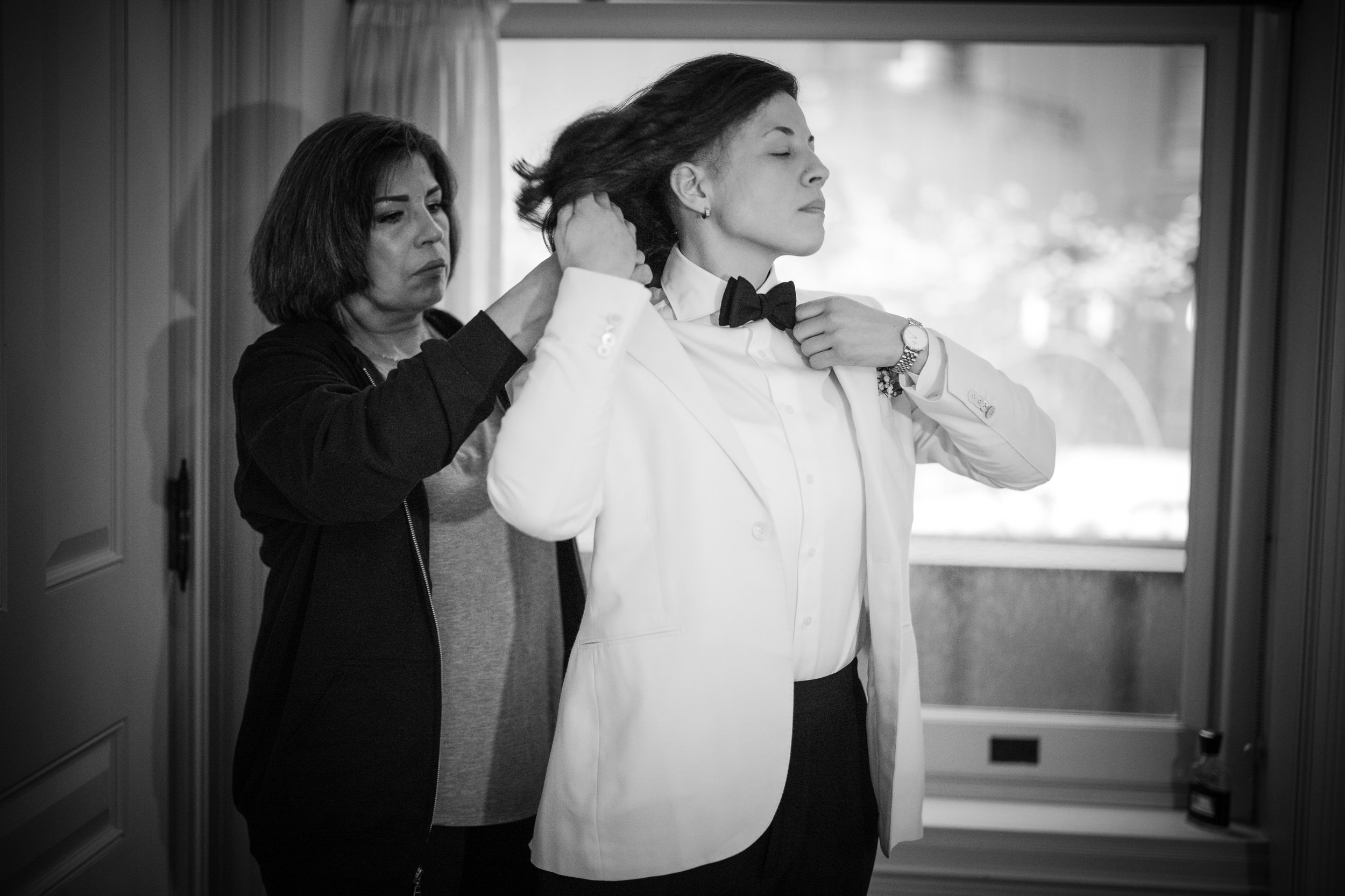 Getting ready in a hotel room at a Beekman Hotel wedding in NYC