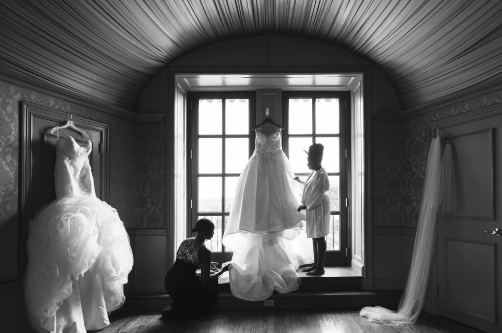 oheka castle wedding fine art photography getting ready suite