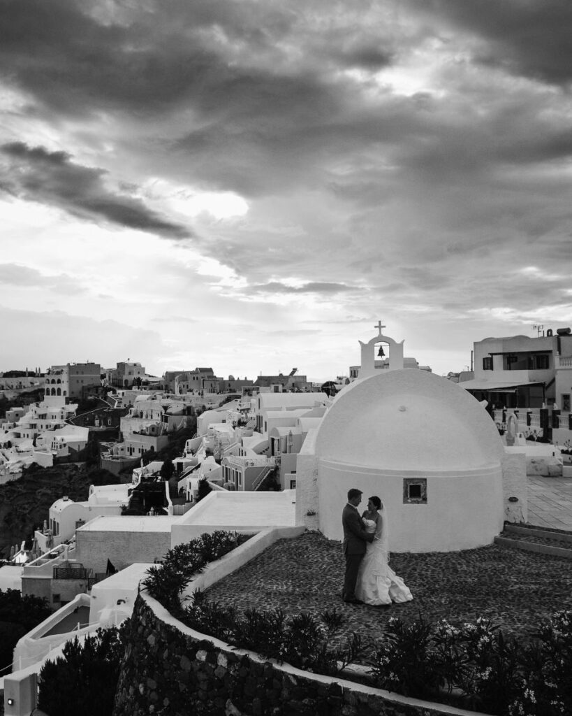 one of the destination weddings in Santorini 